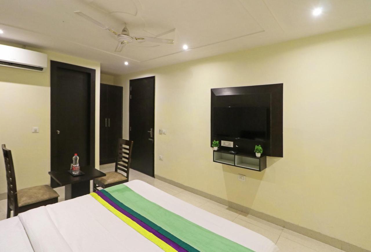 Hotel Paragon Suites Нью-Делі Екстер'єр фото