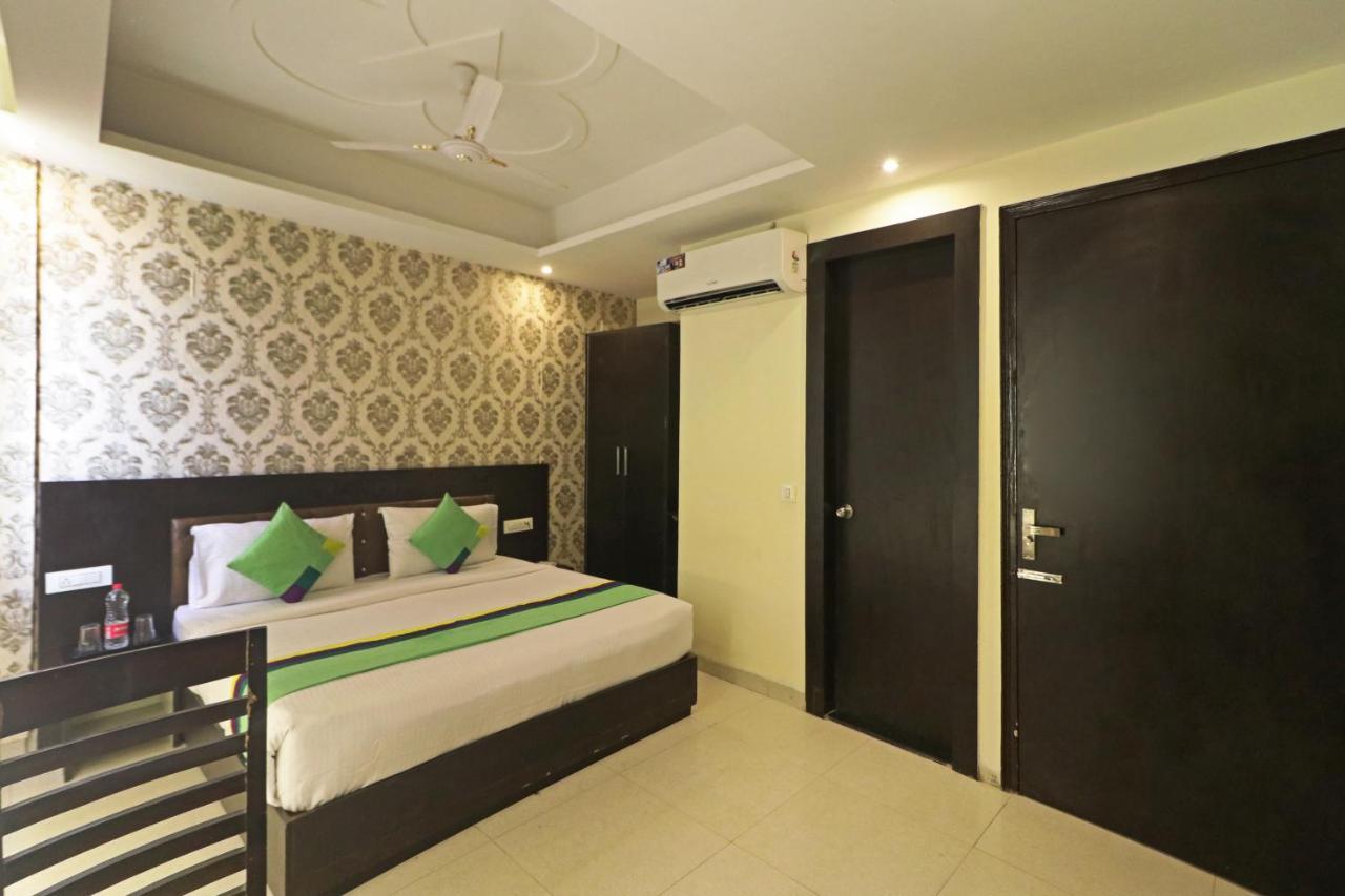 Hotel Paragon Suites Нью-Делі Екстер'єр фото